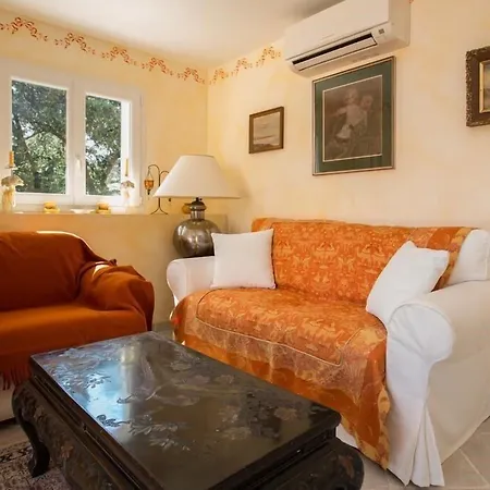 Pensión La Tarentane Grimaud