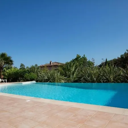 La Tarentane Pensión 4*