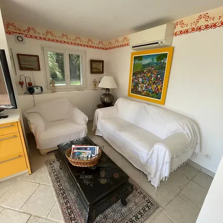 La Tarentane Pensjonat 4*