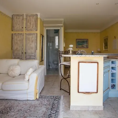 La Tarentane Pensjonat 4*