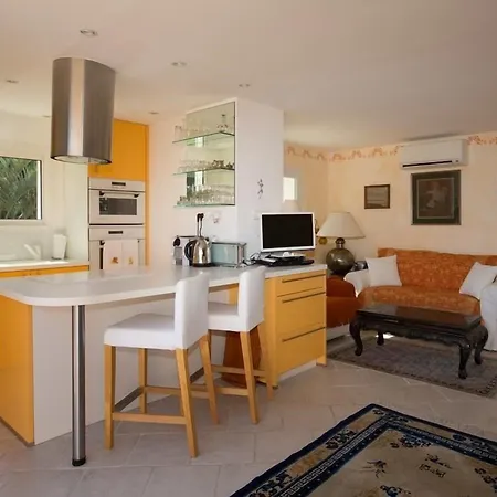 La Tarentane Pensjonat 4*