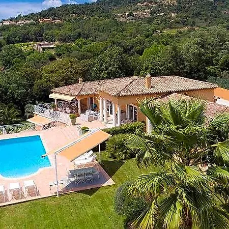 La Tarentane Pensionat 4*
