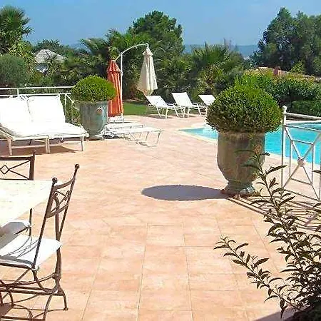 Pensionat La Tarentane Grimaud