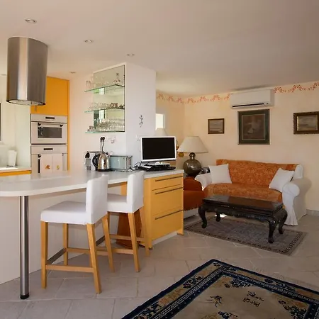 Pensjonat La Tarentane 4*