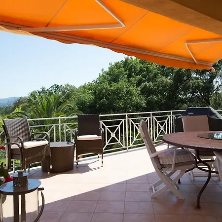 La Tarentane Pensjonat