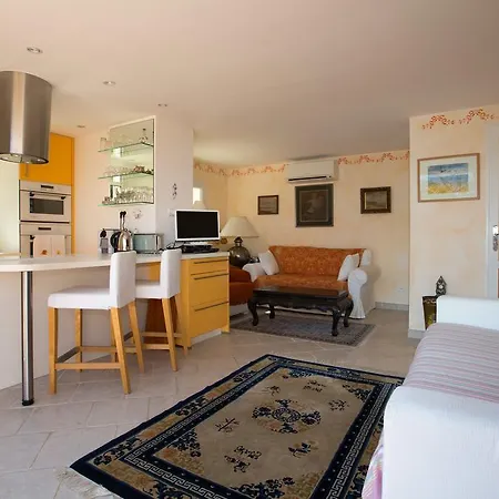 La Tarentane Pensjonat 4*