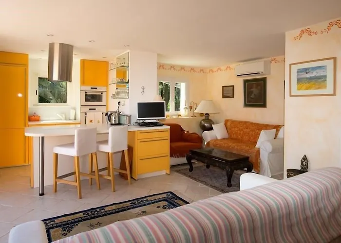 Pensjonat La Tarentane 4*