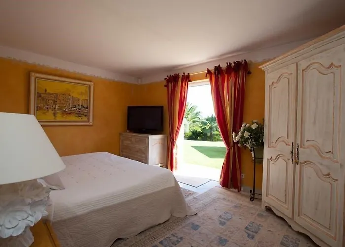 La Tarentane בית הארחה