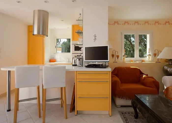 La Tarentane Pensjonat 4*